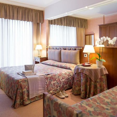 Hotel Astro Ліньяно-Сабб'ядоро Екстер'єр фото